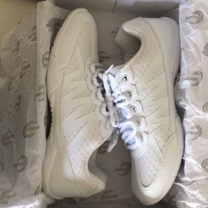 chase’ cheer shoes omni cheer in the style apex.